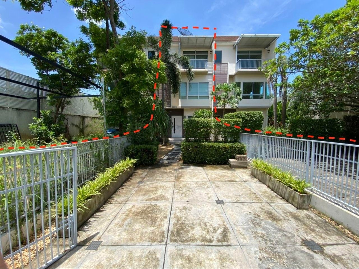 For RentTownhomePattanakan, Srinakarin : Townhome for rent, Baan Mai Rama 9 - Wongwaen, near Sirindhorn Hospital, only 10 minutes.