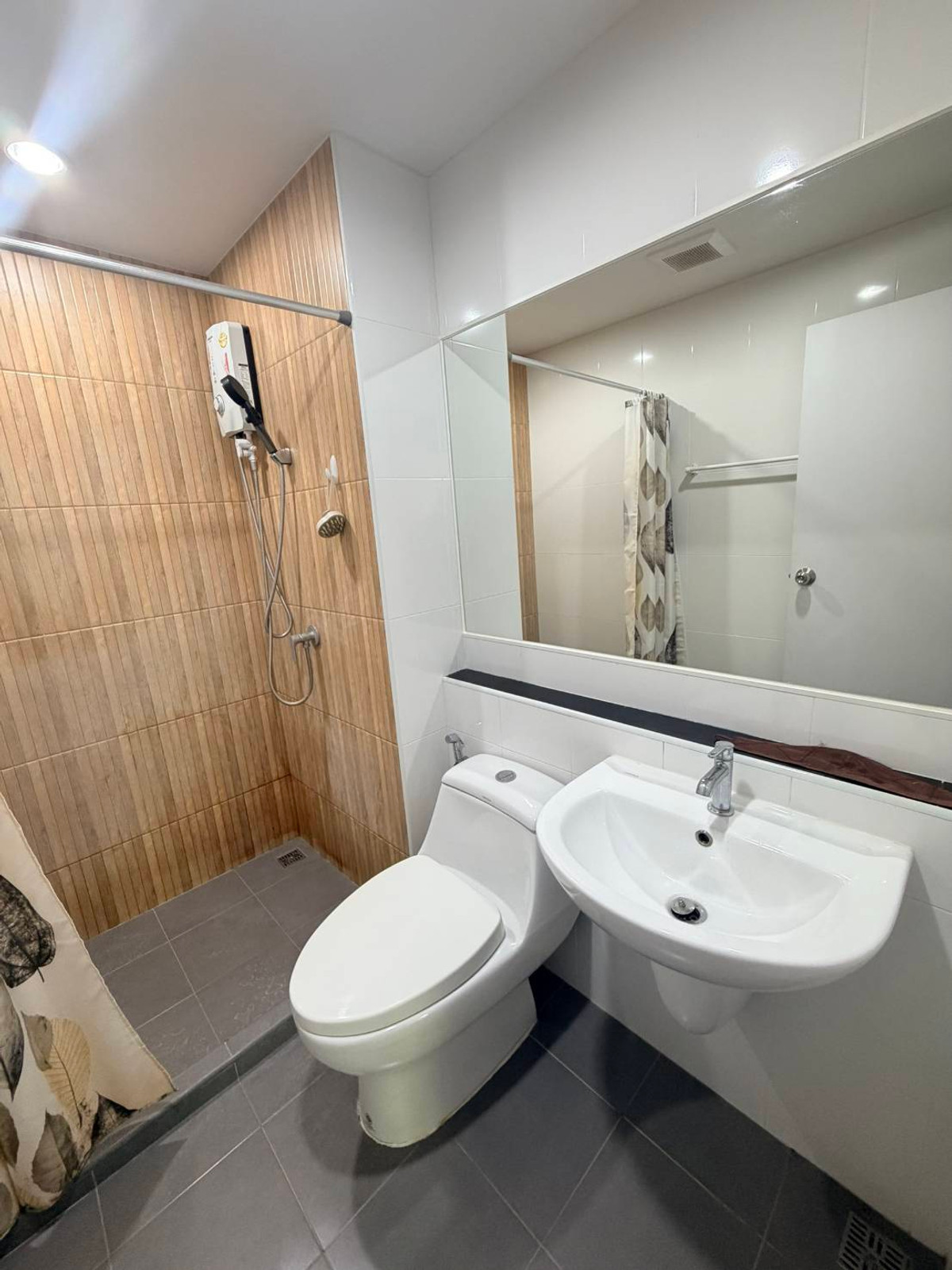 For RentCondoPattanakan, Srinakarin : For rent Hi Seacon Station Condo Soi Srinakarin 42 (Rt-01)