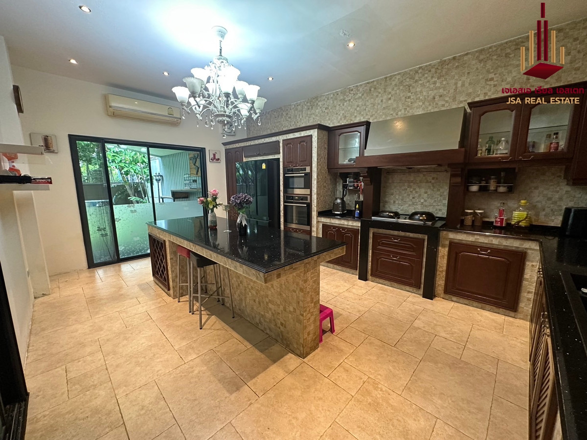 For RentHousePattanakan, Srinakarin : ✨ For Rent: Mantana Rama 9 - Srinakarin ✨ 💰 Only 160,000 THB/month