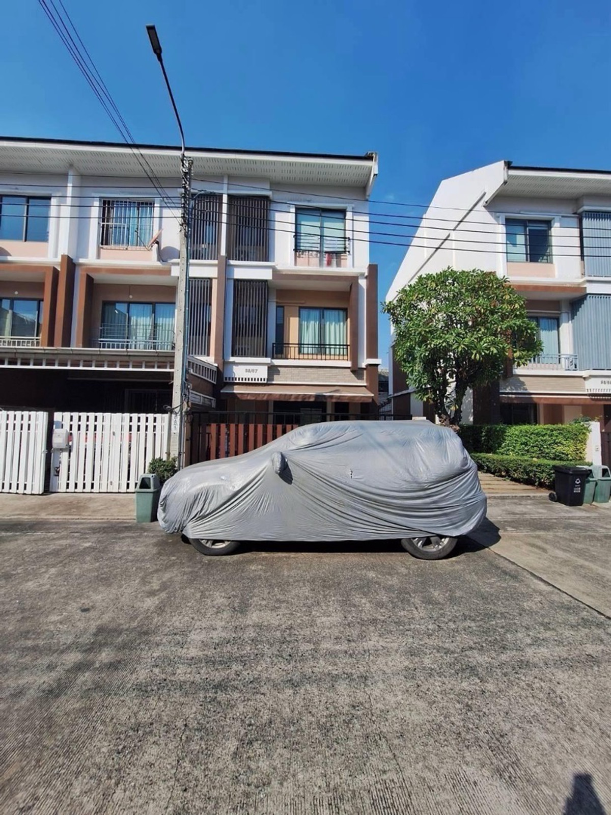 ทาวน์โฮมอ่อนนุช อุดมสุข : 🏡 บ้านมุม 4 ห้องนอน รีโนเวทใหม่ทั้งหลัง | มีสวนส่วนตัว | สระว่ายน้ำ & ฟิตเนส | ราคาดีทั้งเช่าและขาย🔥