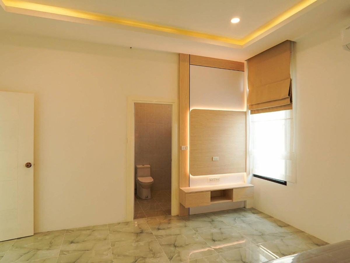 For SaleHousePattaya, Bangsaen, Chonburi : Village Pattaya Rungrueng / 3 Bedrooms (For Sale), Moo Baan Pattaya Rungrueng / 3 Bedrooms (FOR SALE) BEWN083