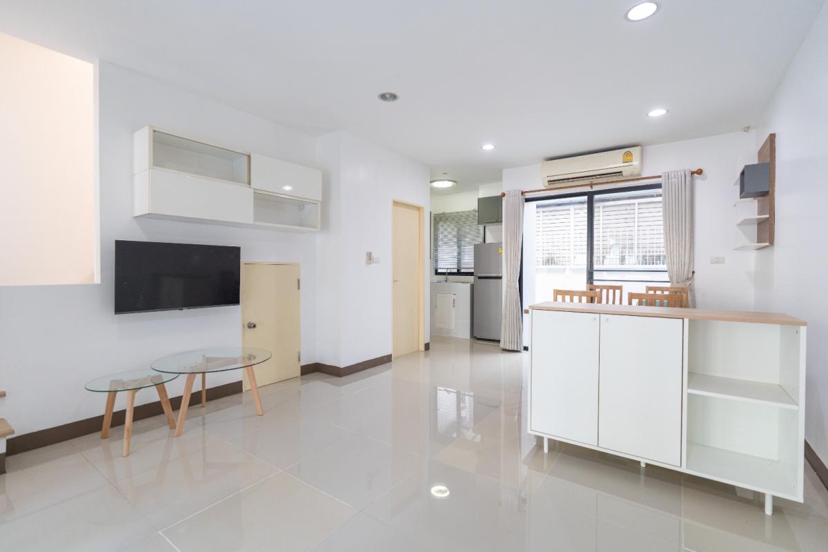 For RentTownhomeRamkhamhaeng, Hua Mak : 🔥For Rent Immediately🔥 Townhouse in the City Center, Rama 9 - Ramkhamhaeng. 3 bedrooms, 3 bathrooms. Beautiful house, ready to move in. Near the expressway and the Orange Line MRT❗