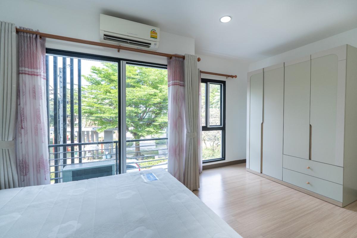 For RentTownhomeRamkhamhaeng, Hua Mak : 🔥For Rent Immediately🔥 Townhouse in the City Center, Rama 9 - Ramkhamhaeng. 3 bedrooms, 3 bathrooms. Beautiful house, ready to move in. Near the expressway and the Orange Line MRT❗