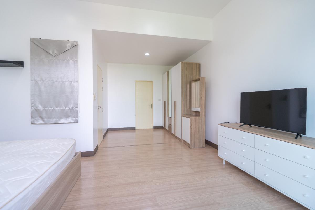 For RentTownhomeRamkhamhaeng, Hua Mak : 🔥For Rent Immediately🔥 Townhouse in the City Center, Rama 9 - Ramkhamhaeng. 3 bedrooms, 3 bathrooms. Beautiful house, ready to move in. Near the expressway and the Orange Line MRT❗