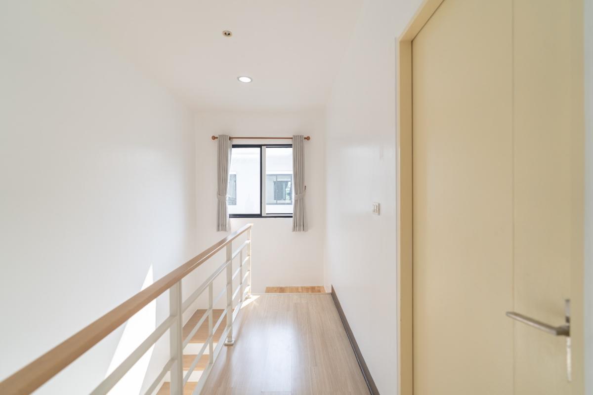 For RentTownhomeRamkhamhaeng, Hua Mak : 🔥For Rent Immediately🔥 Townhouse in the City Center, Rama 9 - Ramkhamhaeng. 3 bedrooms, 3 bathrooms. Beautiful house, ready to move in. Near the expressway and the Orange Line MRT❗