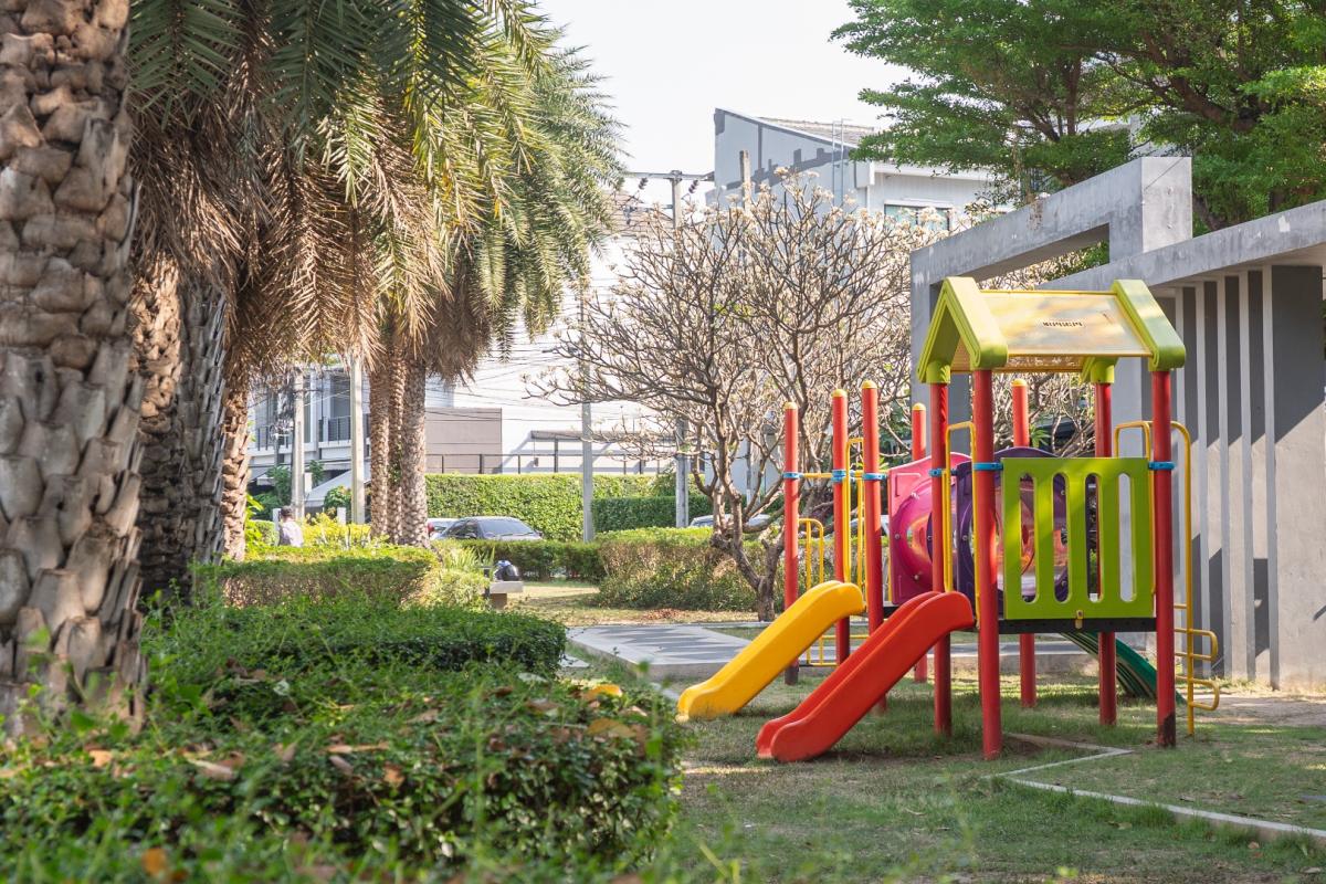 For RentTownhomeRamkhamhaeng, Hua Mak : 🔥For Rent Immediately🔥 Townhouse in the City Center, Rama 9 - Ramkhamhaeng. 3 bedrooms, 3 bathrooms. Beautiful house, ready to move in. Near the expressway and the Orange Line MRT❗