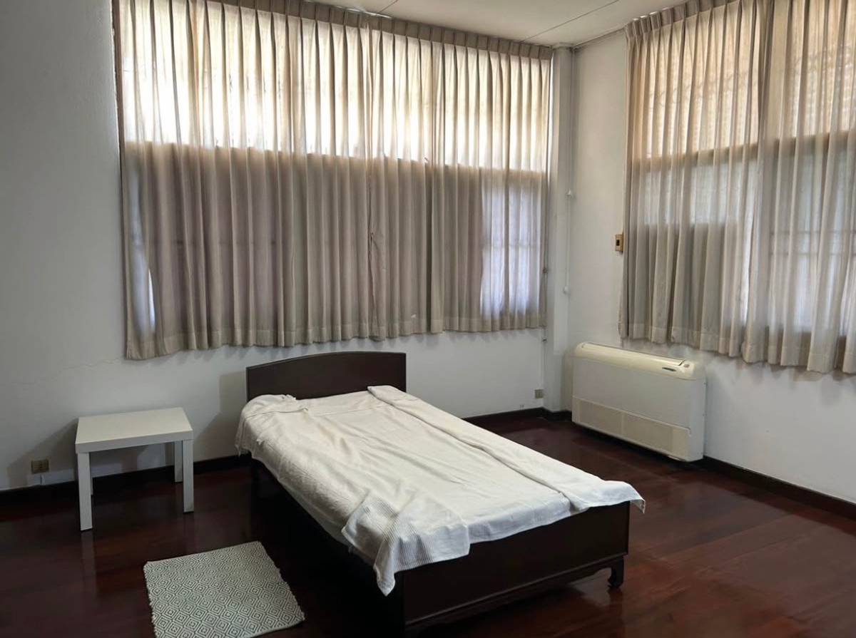 ขายบ้านลาดพร้าว101 แฮปปี้แลนด์ : ขายบ้านพร้อมที่ดิน ขนาดใหญ่ 241 ตรว ในซอย ลาดพร้าว126  ใกล้รถไฟฟ้าสถานนี ลาดพร้าว101