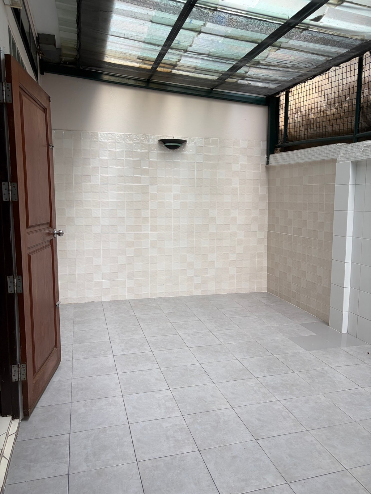 ให้เช่าทาวน์โฮมสุขุมวิท อโศก ทองหล่อ : Townhome Thonglor soi 7 950m from BTS Thonglor: 4Fl 36sqwah 450sqm. 6bed 4bath 250,000/mth. Am: 0656199198