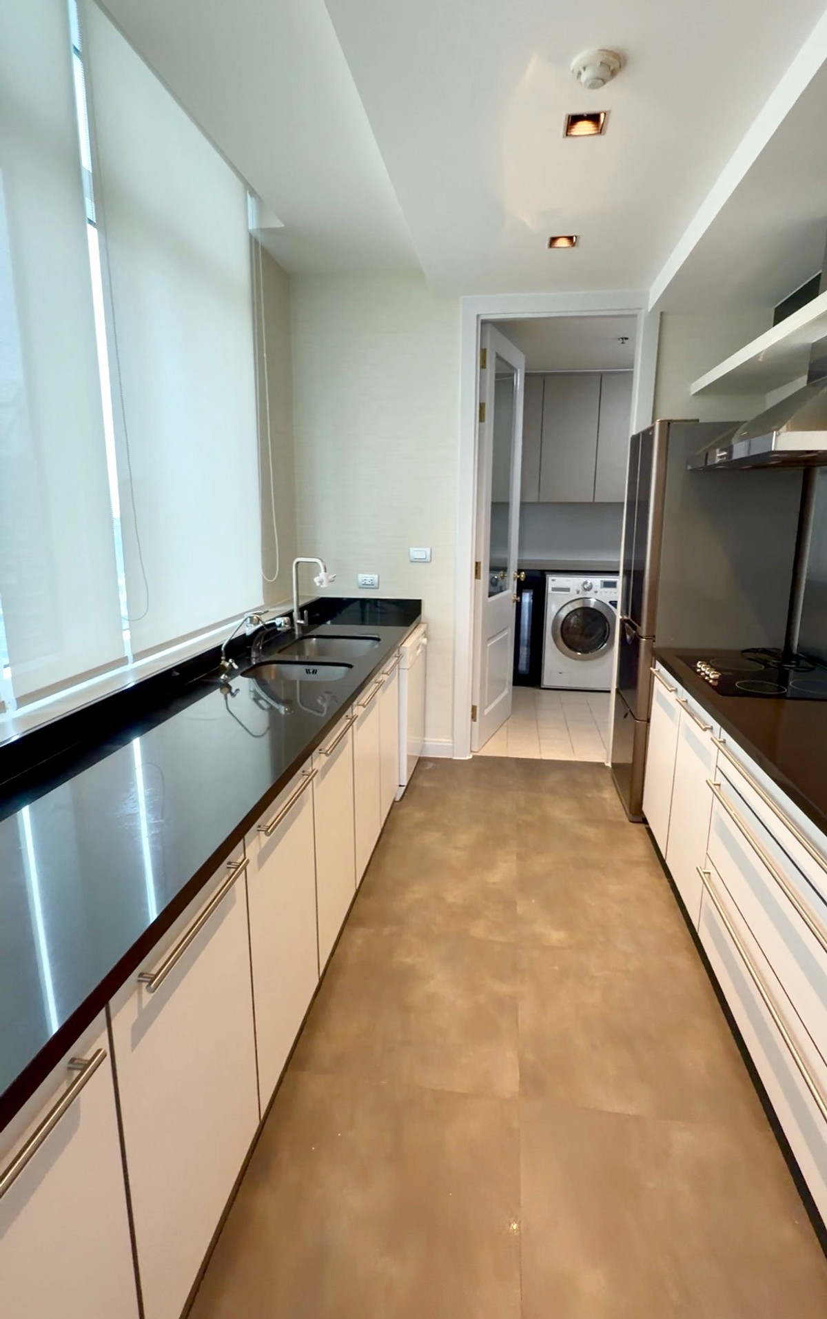 For RentCondoWitthayu, Chidlom, Langsuan, Ploenchit : For Rent – Athenee Residence, Ruamrudee (36th Floor , 133 sq.m.)(S15-7915)