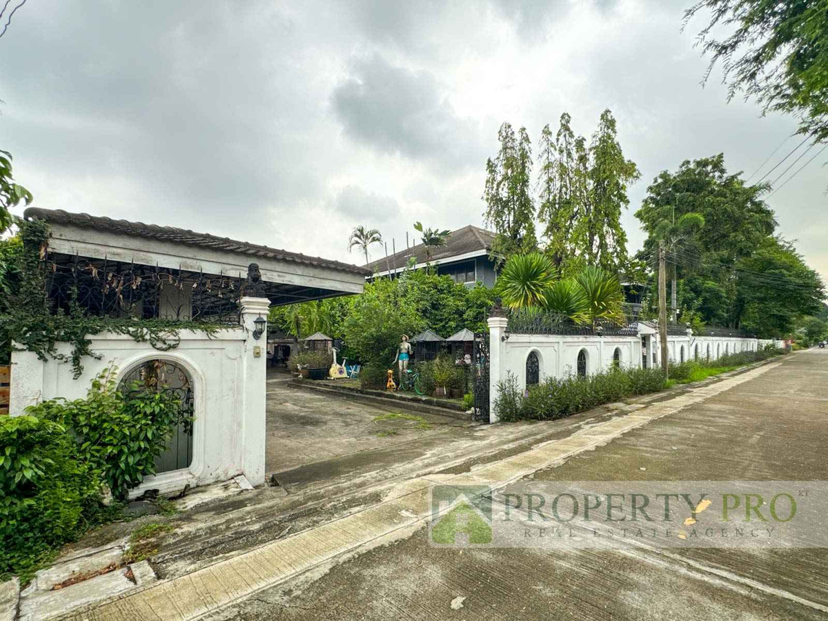 For SaleHouseChaengwatana, Muangthong : 2 Story Detached house for Sale Ban Sahakon Khehasathan 3 Soi Tiwanon-Pak Kret 22, 4 beds 4 baths 300 Sqw Near Pak Kert Bypass Chaeng Watthana Rama IV Bridge Expressway : KT26S-003