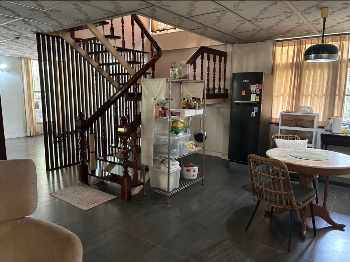 ขายบ้านลาดพร้าว101 แฮปปี้แลนด์ : ขายบ้านพร้อมที่ดิน ขนาดใหญ่ 241 ตรว ในซอย ลาดพร้าว126  ใกล้รถไฟฟ้าสถานนี ลาดพร้าว101