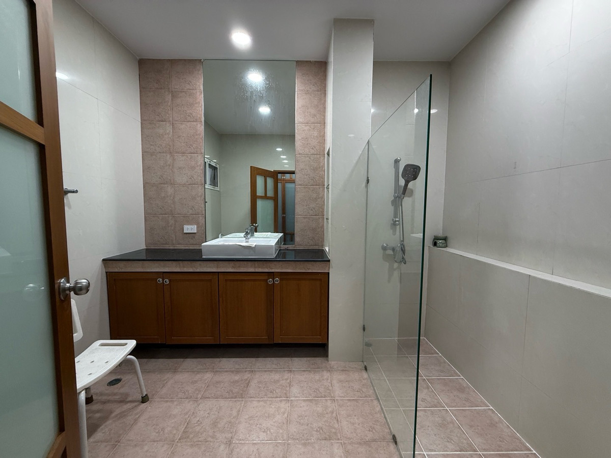 บ้านนนทบุรี บางใหญ่ บางบัวทอง : 🏡✨ ขาย / ให้เช่า บ้านเดี่ยวหรู พร้อมเข้าอยู่
📍 หมู่บ้านประดับดาว 3 ทำเลท่าอิฐ ปากเกร็ด นนทบุรี