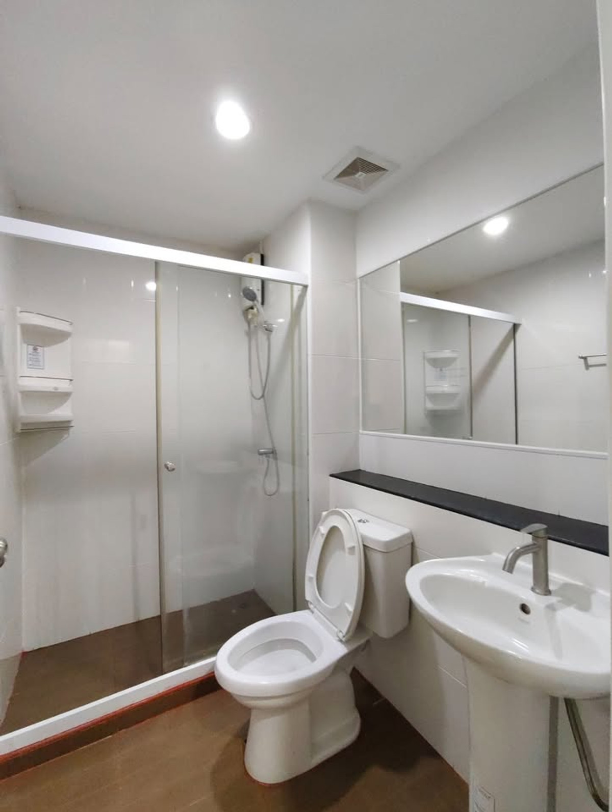 ให้เช่าคอนโดอ่อนนุช อุดมสุข : ให้เช่าคอนโดรีเจ้นท์โฮมสุขุมวิท 81  ใกล้สถานี BTS อ่อนนุช 700 ม (Rt-01)