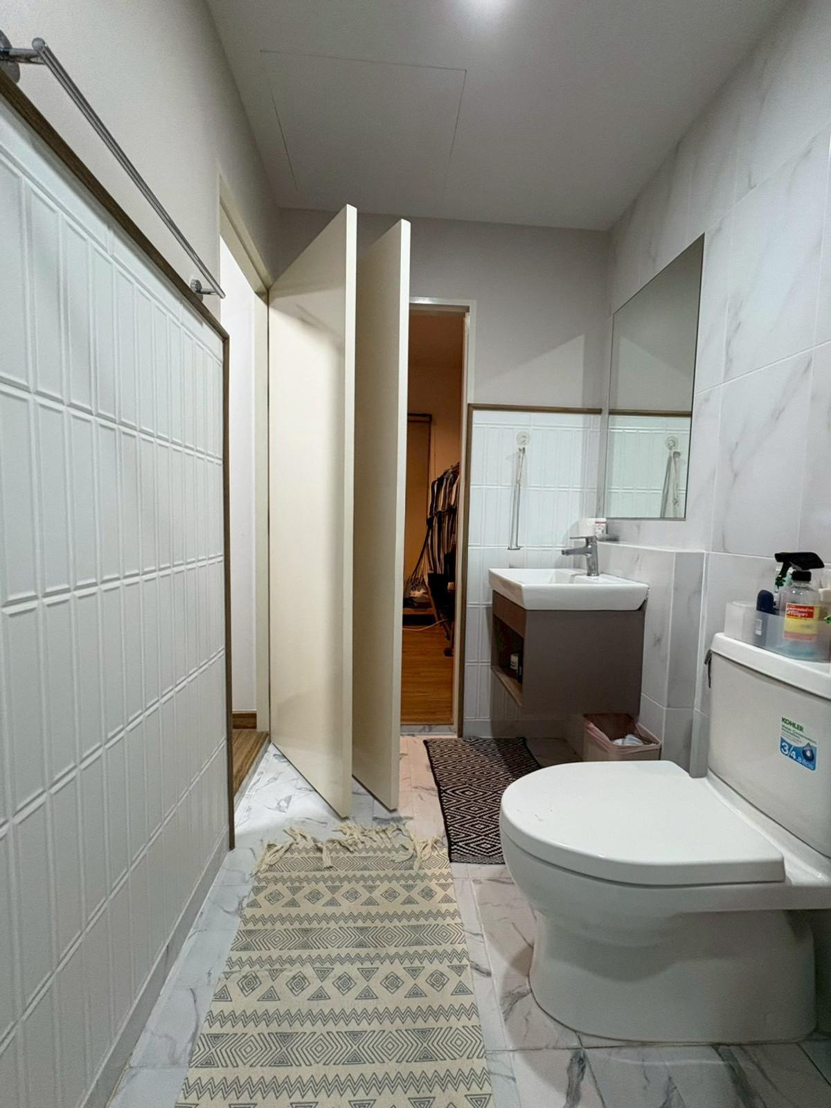 ขายทาวน์โฮมอ่อนนุช อุดมสุข : BEST DEAL! หน้าบ้านไม่ชนใคร ใหม่พร้อมอยู่ 💥 บ้านกลางเมือง ศรีนครินทร์ - อ่อนนุช / 3 ห้องนอน (ขาย), Baan Klang Muang Srinakarin - Onnut / 3 Bedrooms (FOR SALE) FON269