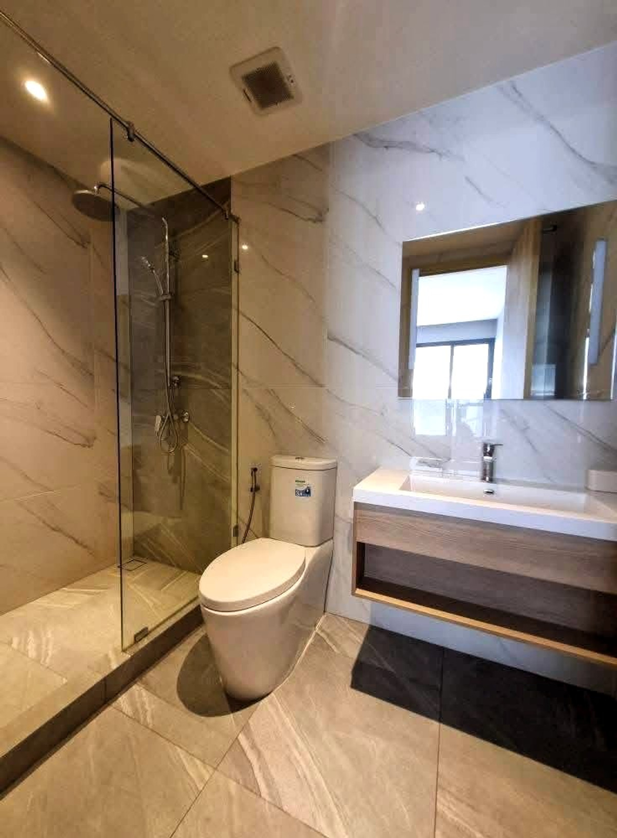 ให้เช่าคอนโดพัทยา บางแสน ชลบุรี สัตหีบ : Mixed-Use แห่งแรกในพัทยา วิวทะเล ใจกลางพัทยาเหนือ 🌊 ONCE PATTAYA / 1 Bedroom (FOR RENT), วันซ์ พัทยา / 1 ห้องนอน (เช่า) BEWN101