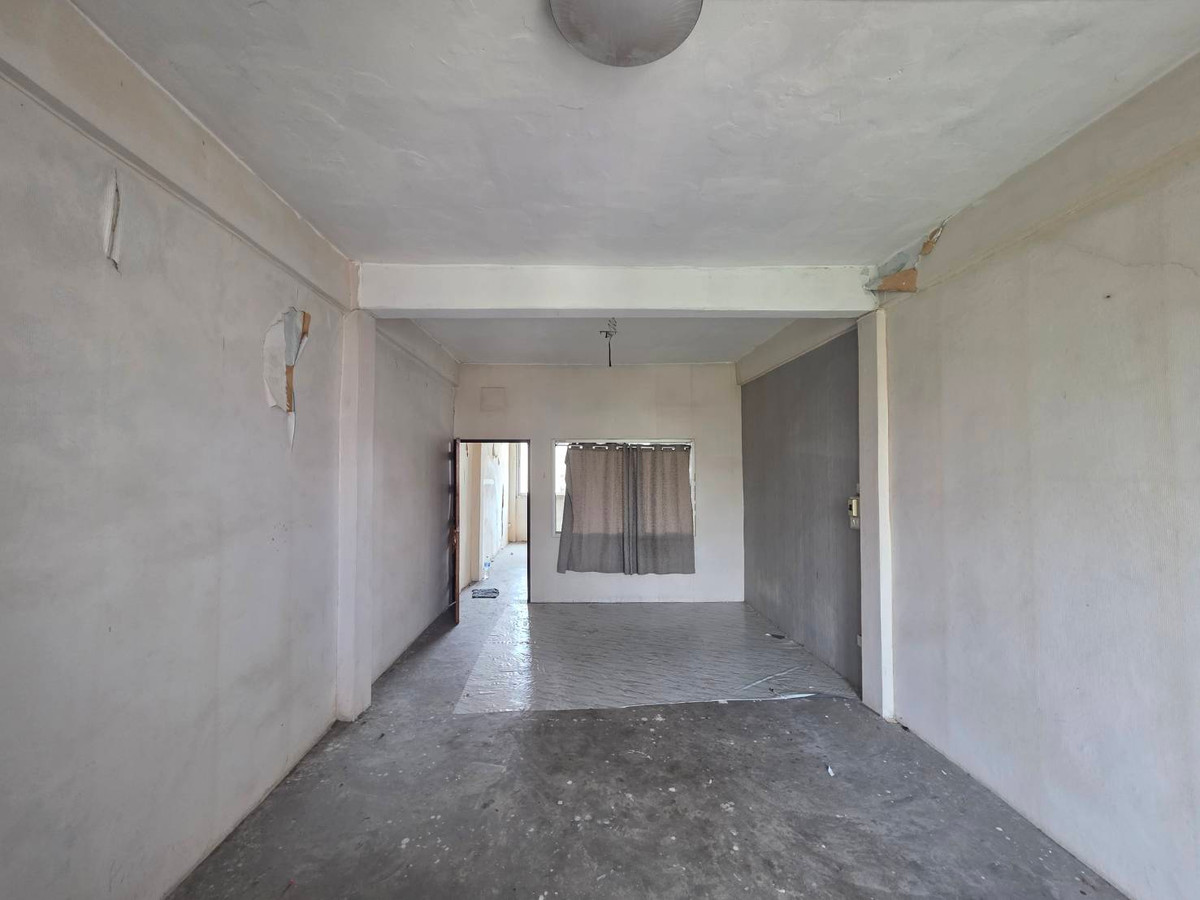 For RentShop HouseKasetsart, Ratchayothin : Commercial building for rent, near Senanikom BTS, only 3 minutes.