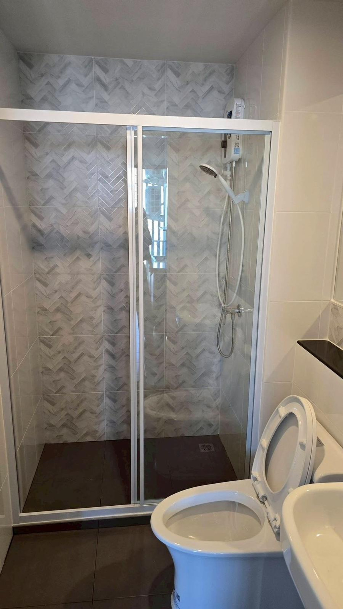 For RentCondoThaphra, Talat Phlu, Wutthakat : ✅ Brand-New Unit | High Floor ✅ Condo for Rent at Regent Home Wutthakat (Regent Home Wutthakat)