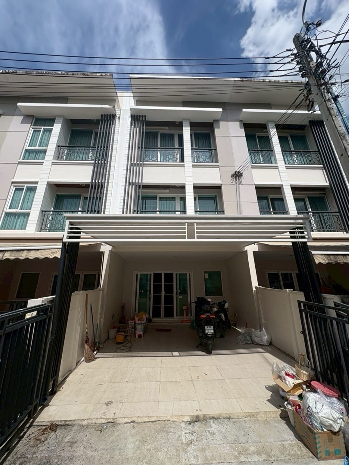 For RentHouseRama9, Petchburi, RCA : ✨ House for Rent
📍 Baan Klang Muang Rama 9
