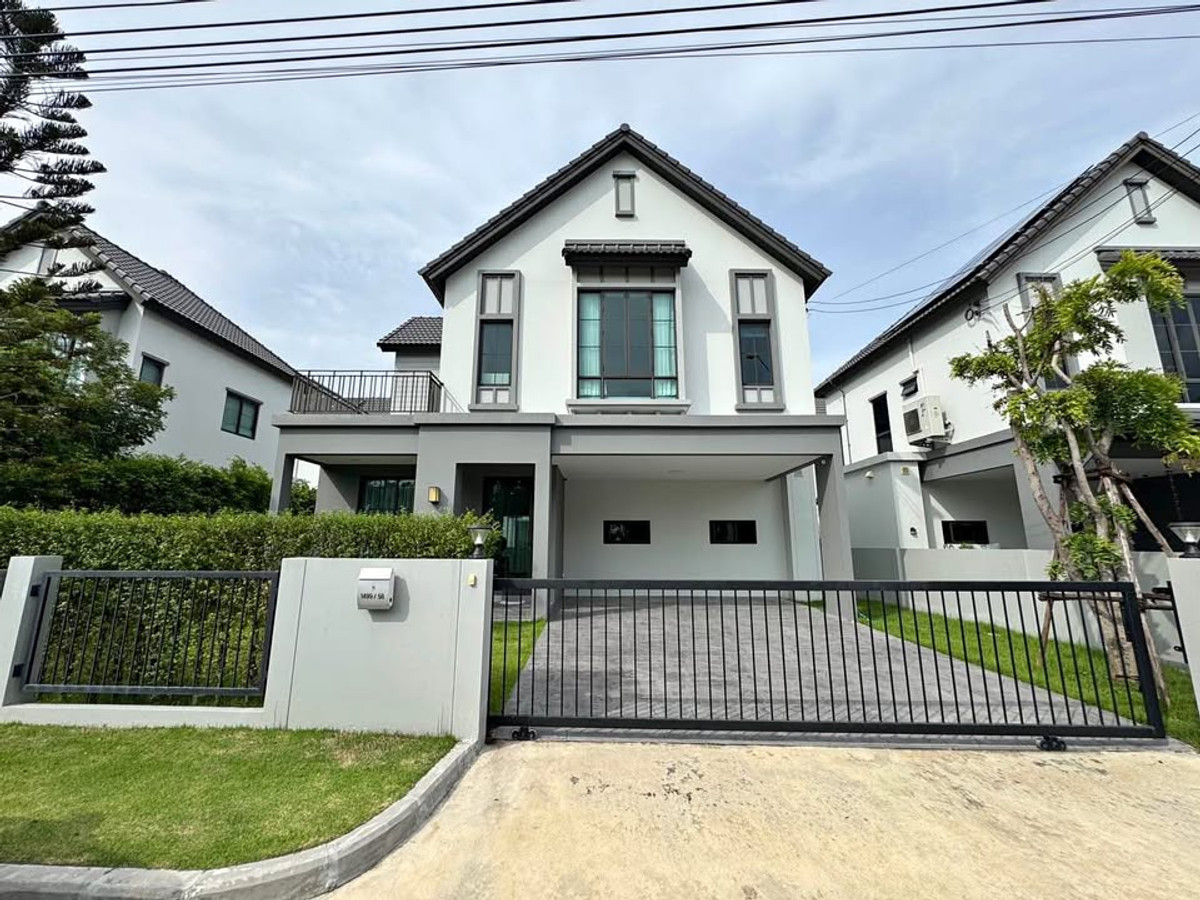 For RentHouseLadkrabang, Suwannaphum Airport : HR3257 for rent/sale Beautiful detached house Saransiri Ramkhamhaeng Project on the new Krungthep Kreetha Road, convenient to travel.