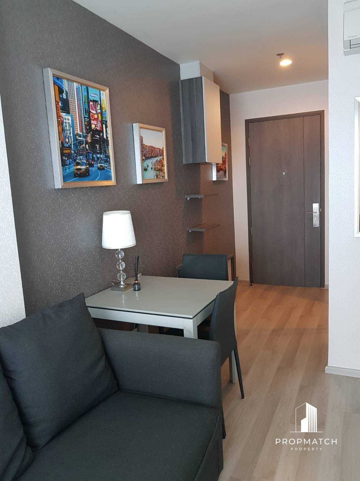 For SaleCondoRatchadapisek, Huaikwang, Suttisan : 🔥Cheapest in the building🔥 Centric Ratchada - Huai Khwang ⚡️32Sqm 3.2 Mb, near Mrt Huai Khwang, just within reach 🔥 ⚡️Luxury condo in the heart of Huai Khwang, sq m. Each hundred thousand really exists ⚡️ If interested, contact Putter 0928895628 Line: plu