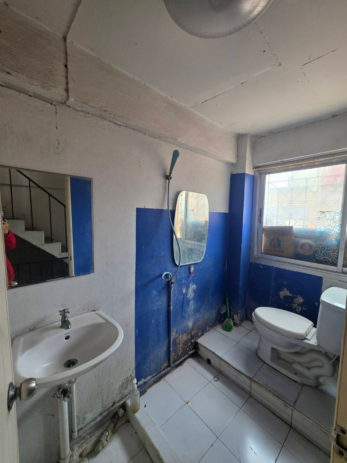 For RentShop HouseKasetsart, Ratchayothin : Commercial building for rent, near Senanikom BTS, only 3 minutes.