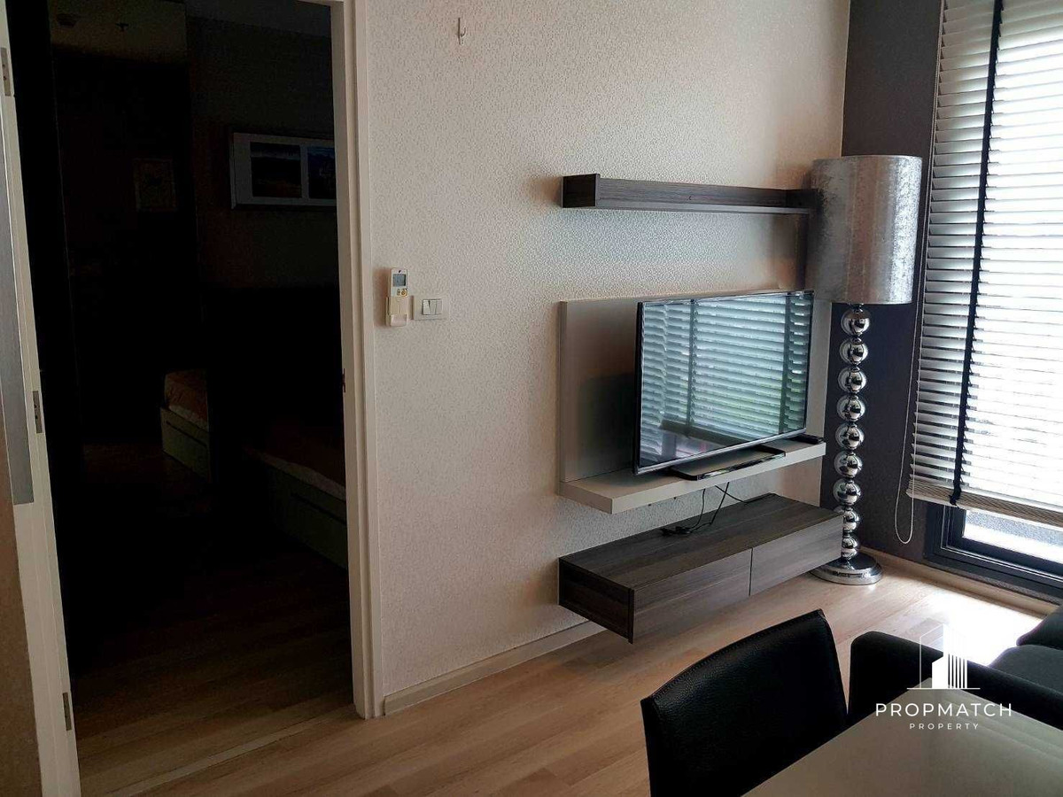 For SaleCondoRatchadapisek, Huaikwang, Suttisan : 🔥Cheapest in the building🔥 Centric Ratchada - Huai Khwang ⚡️32Sqm 3.2 Mb, near Mrt Huai Khwang, just within reach 🔥 ⚡️Luxury condo in the heart of Huai Khwang, sq m. Each hundred thousand really exists ⚡️ If interested, contact Putter 0928895628 Line: plu