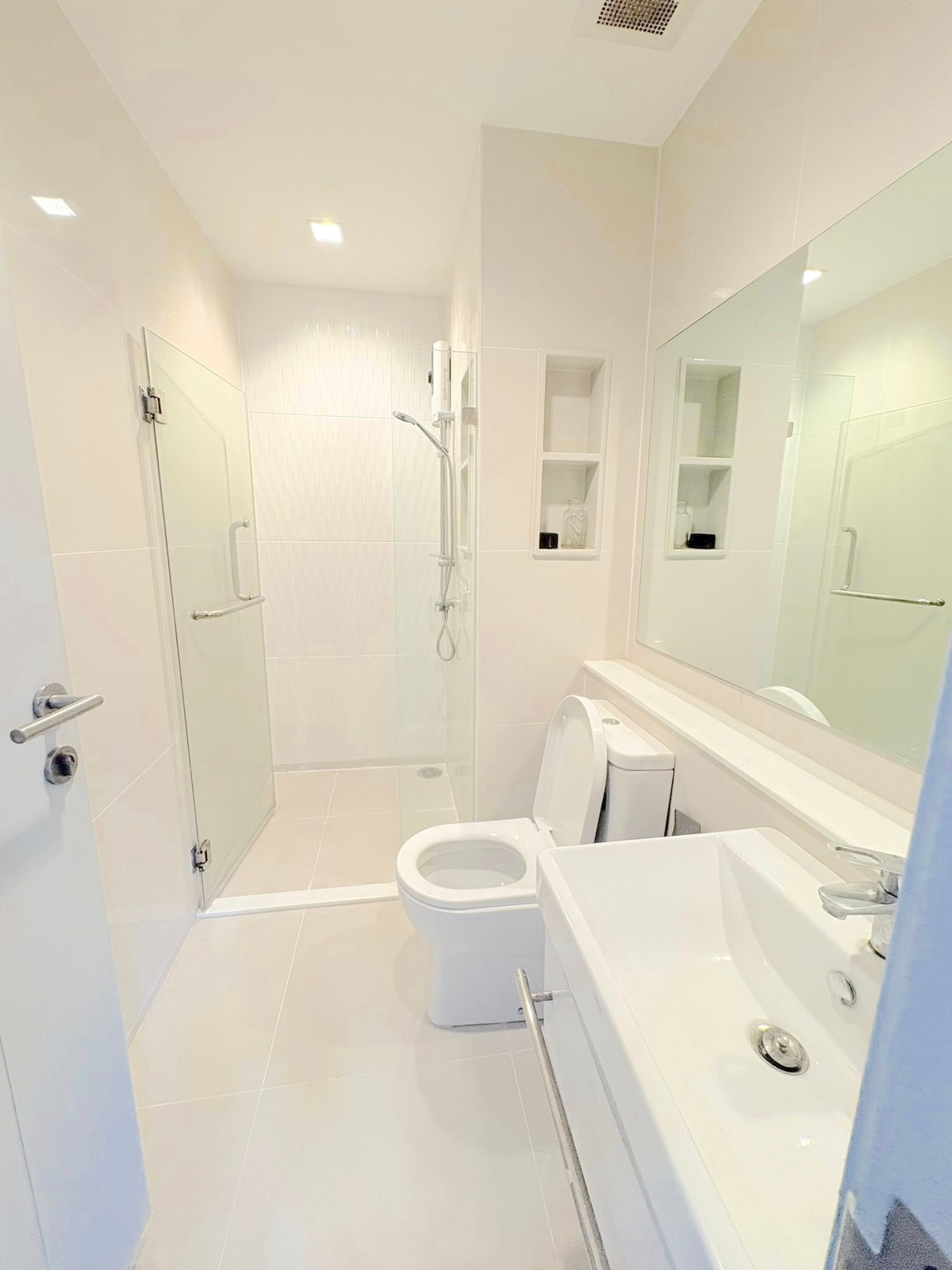 ขายคอนโดพระราม 9 เพชรบุรีตัดใหม่ RCA : 🔥 ขายด่วน 🔥  ถูกสุด  ขาดทุน ห้องสวย กว้าง  ห้องมุม ขายหลายห้อง  Call : 0619824959 Line ID :  elegant.289