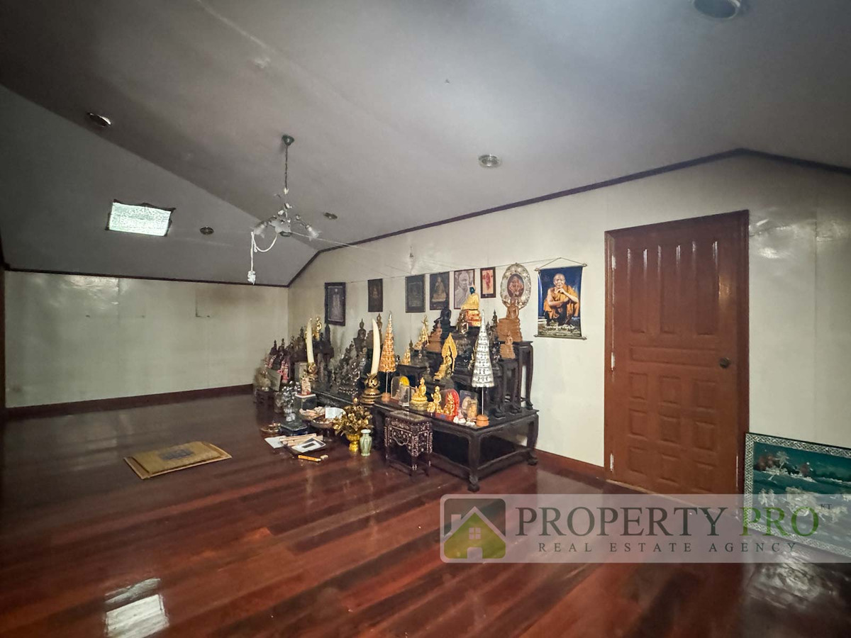 For SaleHouseChaengwatana, Muangthong : 2 Story Detached house for Sale Ban Sahakon Khehasathan 3 Soi Tiwanon-Pak Kret 22, 4 beds 4 baths 300 Sqw Near Pak Kert Bypass Chaeng Watthana Rama IV Bridge Expressway : KT26S-003