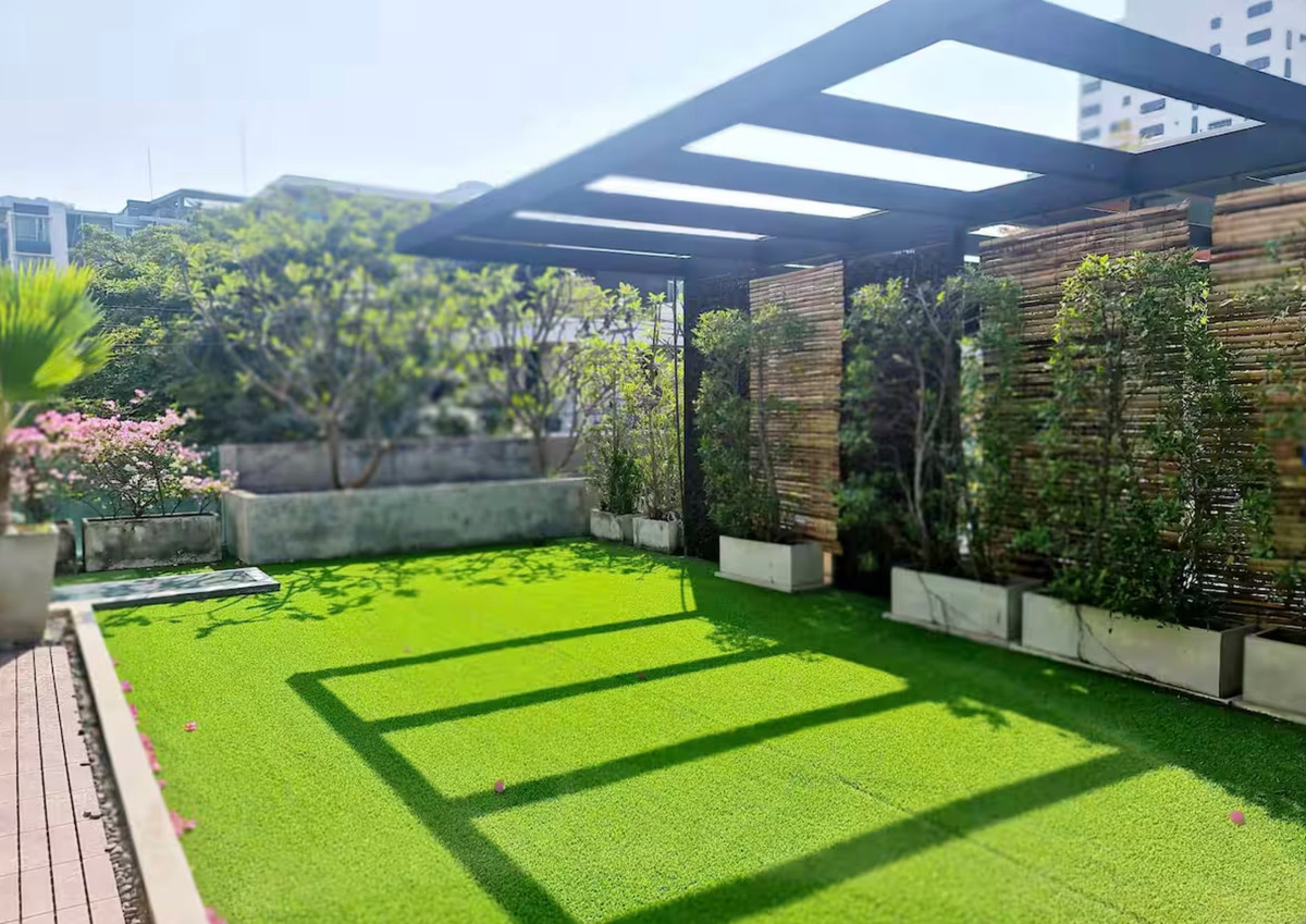 For RentHouseSukhumvit, Asoke, Thonglor : House wz private swiming pool in Thonglor Sukhumvit, only 800 meters to BTS Thonglor station