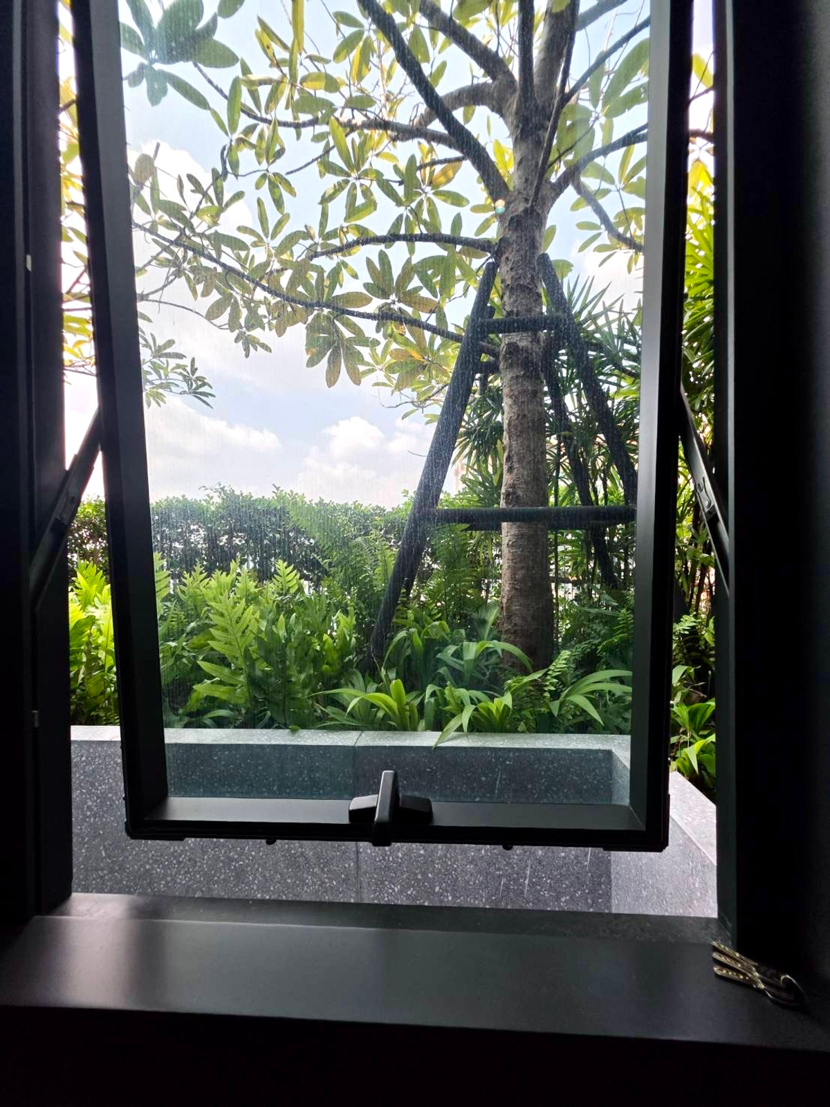 For SaleCondoSathorn, Narathiwat : Tait 12: 2bed 2bath 92.5sqm. 3X Fl 29,000,000 with pocket garden Am: 0656199198