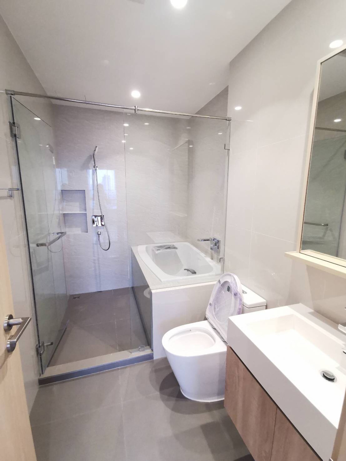 ให้เช่าคอนโดสุขุมวิท อโศก ทองหล่อ : ✨ สัมผัสประสบการณ์การอยู่อาศัยระดับพรีเมียม ใจกลางเอกมัย ในคอนโด Pet-Friendly สุดหรู นิยามใหม่ของความเรียบหรูสไตล์โมเดิร์นเจแปนนิส ที่ตอบโจทย์ความเป็นส่วนตัวสูงสุด