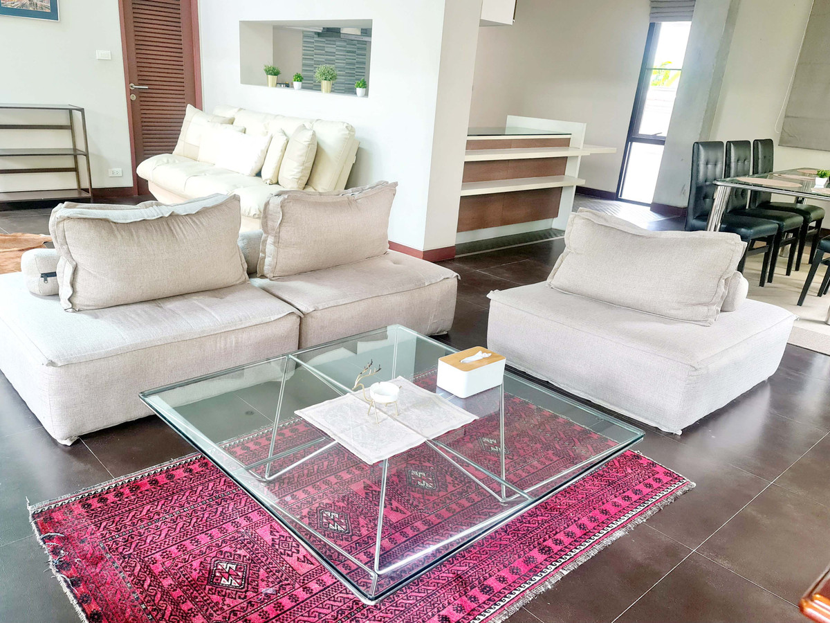 For RentHouseSukhumvit, Asoke, Thonglor : House wz private swiming pool in Thonglor Sukhumvit, only 800 meters to BTS Thonglor station