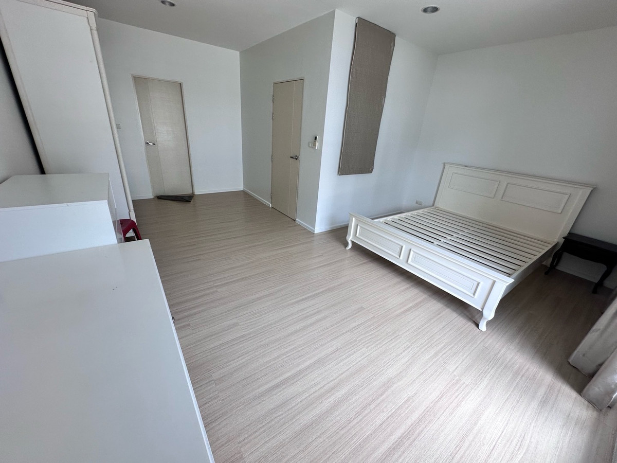 ให้เช่าบ้านพระราม 9 เพชรบุรีตัดใหม่ RCA : ให้เช่าบ้านพระราม9