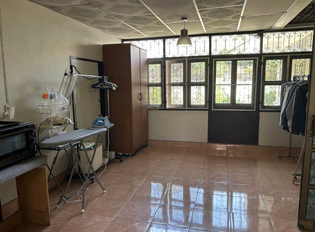 ขายบ้านลาดพร้าว101 แฮปปี้แลนด์ : ขายบ้านพร้อมที่ดิน ขนาดใหญ่ 241 ตรว ในซอย ลาดพร้าว126  ใกล้รถไฟฟ้าสถานนี ลาดพร้าว101