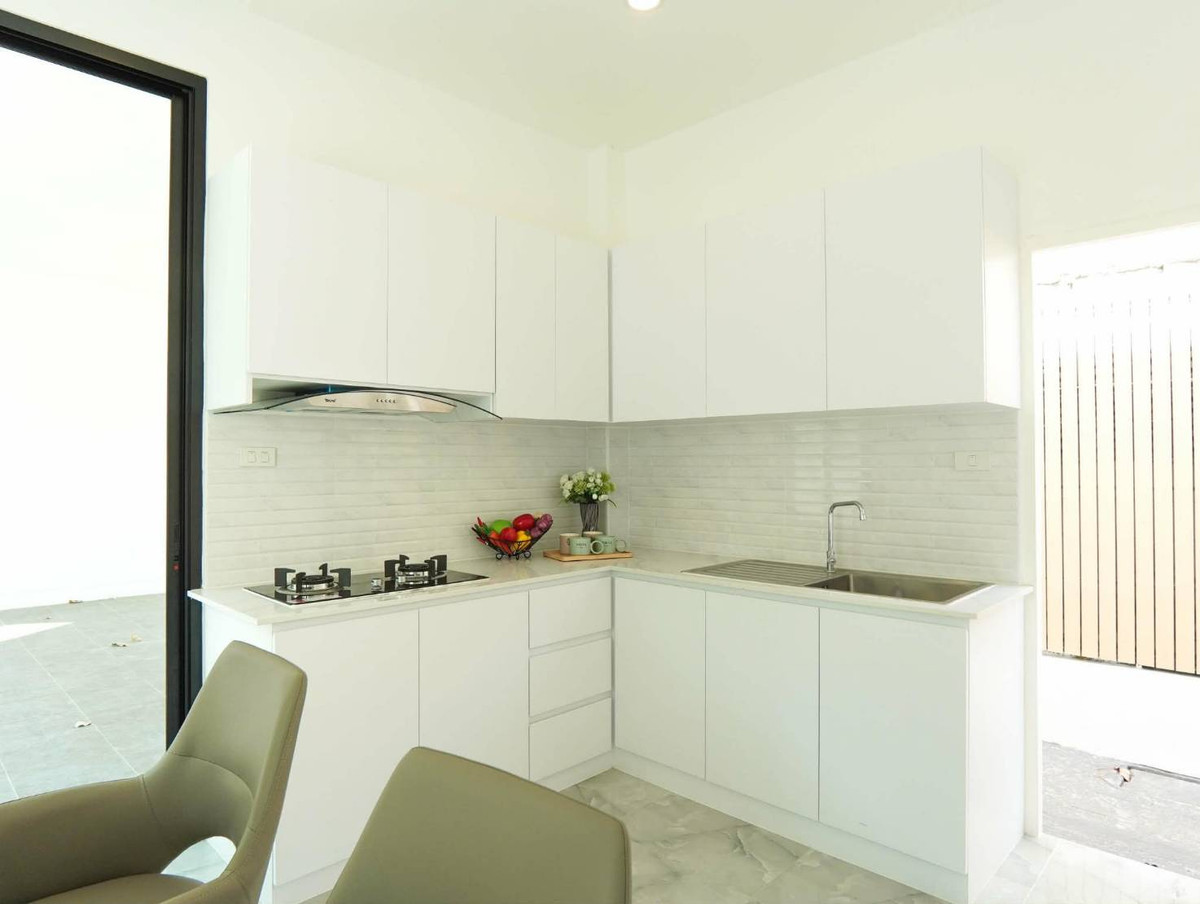 For SaleHousePattaya, Bangsaen, Chonburi : Village Pattaya Rungrueng / 3 Bedrooms (For Sale), Moo Baan Pattaya Rungrueng / 3 Bedrooms (FOR SALE) BEWN083