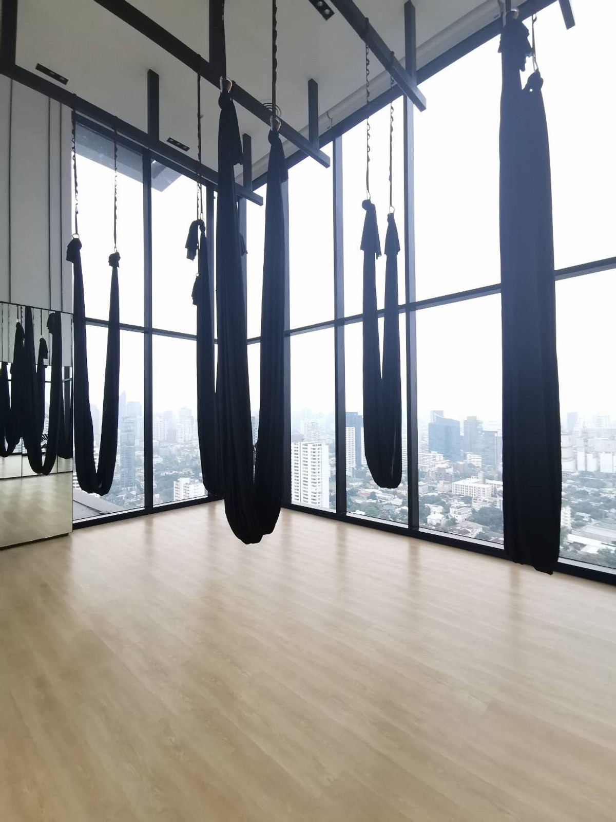 ให้เช่าคอนโดสุขุมวิท อโศก ทองหล่อ : ✨ สัมผัสประสบการณ์การอยู่อาศัยระดับพรีเมียม ใจกลางเอกมัย ในคอนโด Pet-Friendly สุดหรู นิยามใหม่ของความเรียบหรูสไตล์โมเดิร์นเจแปนนิส ที่ตอบโจทย์ความเป็นส่วนตัวสูงสุด