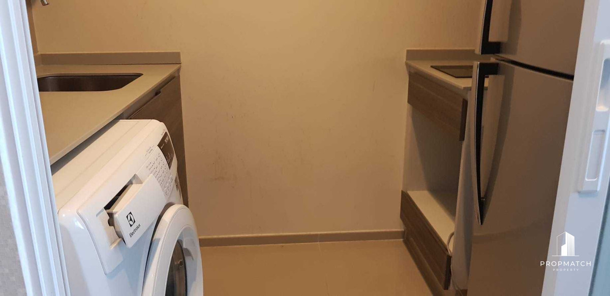 For SaleCondoRatchadapisek, Huaikwang, Suttisan : 🔥Cheapest in the building🔥 Centric Ratchada - Huai Khwang ⚡️32Sqm 3.2 Mb, near Mrt Huai Khwang, just within reach 🔥 ⚡️Luxury condo in the heart of Huai Khwang, sq m. Each hundred thousand really exists ⚡️ If interested, contact Putter 0928895628 Line: plu