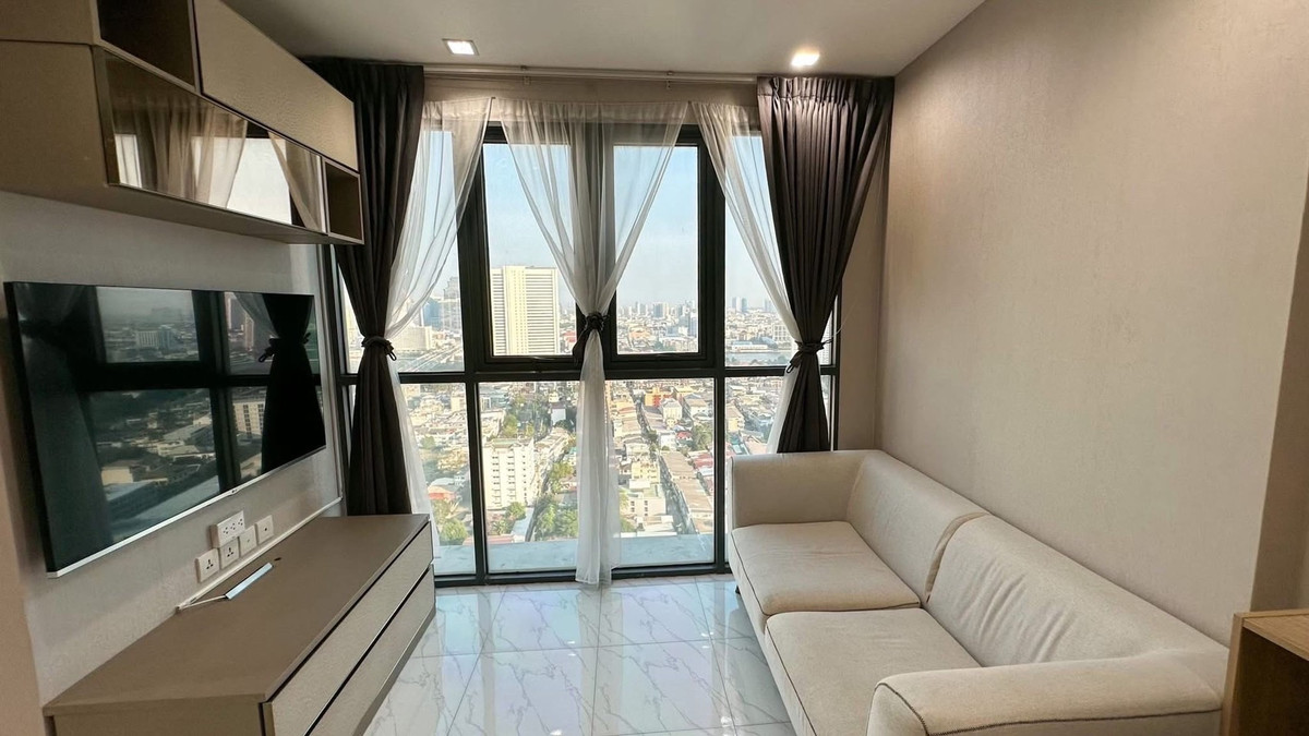 For RentCondoWongwianyai, Charoennakor : Best Price 🔥 For rent Ideo Mobi Sathorn Duplex, very beautiful room, decorated in a very luxurious style, very livable.