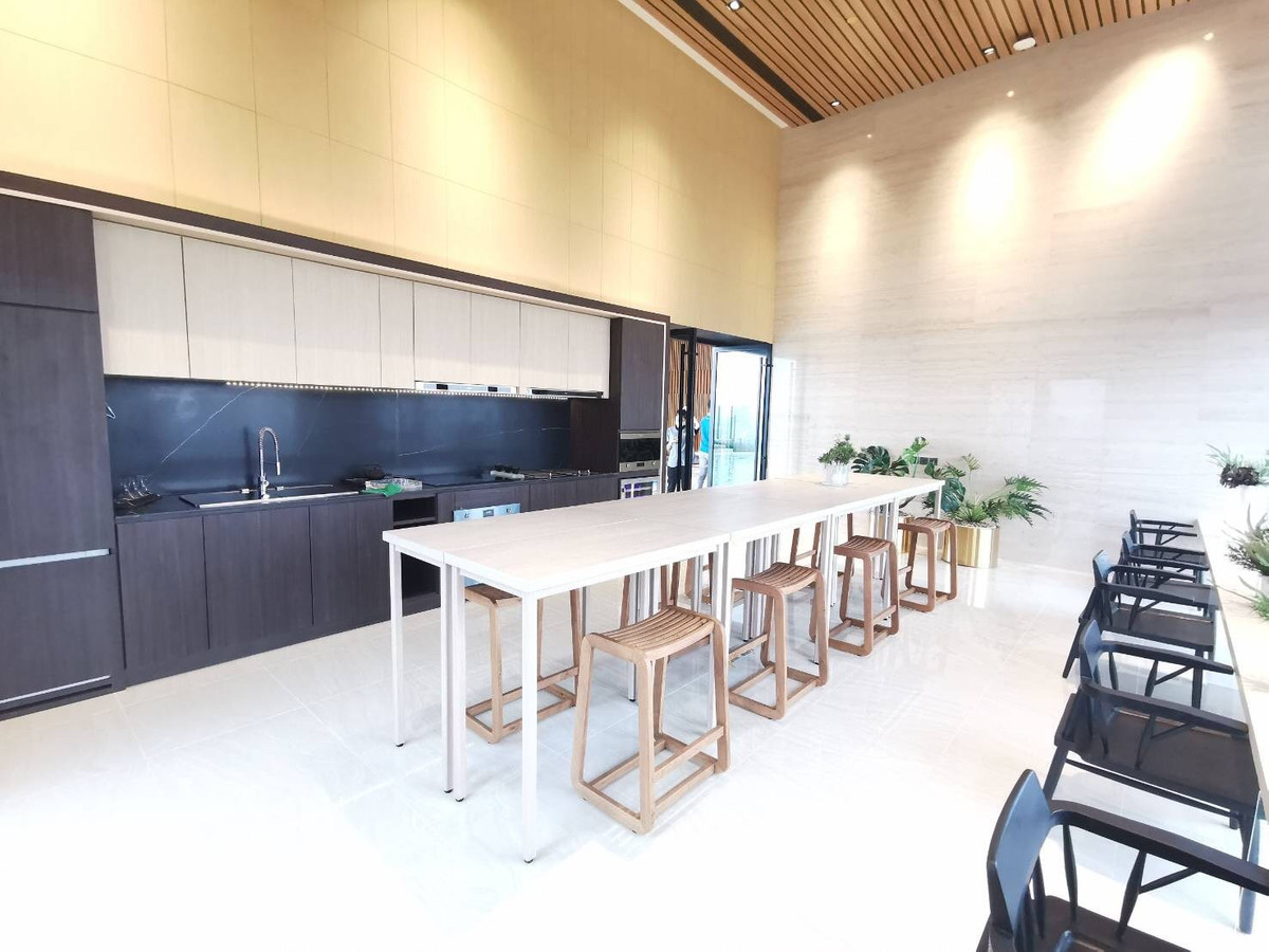 ให้เช่าคอนโดสุขุมวิท อโศก ทองหล่อ : ✨ สัมผัสประสบการณ์การอยู่อาศัยระดับพรีเมียม ใจกลางเอกมัย ในคอนโด Pet-Friendly สุดหรู นิยามใหม่ของความเรียบหรูสไตล์โมเดิร์นเจแปนนิส ที่ตอบโจทย์ความเป็นส่วนตัวสูงสุด