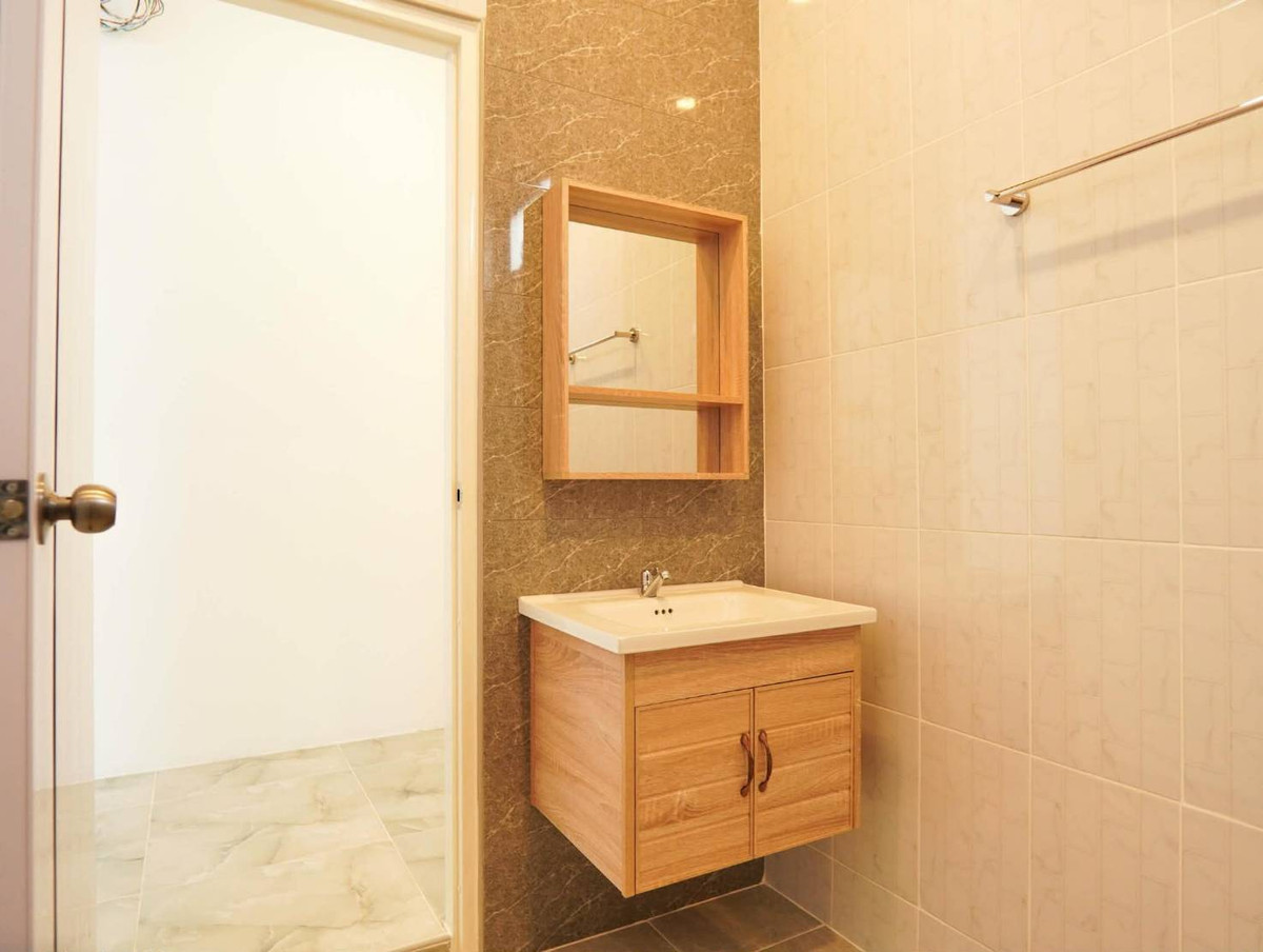 For SaleHousePattaya, Bangsaen, Chonburi : Village Pattaya Rungrueng / 3 Bedrooms (For Sale), Moo Baan Pattaya Rungrueng / 3 Bedrooms (FOR SALE) BEWN083