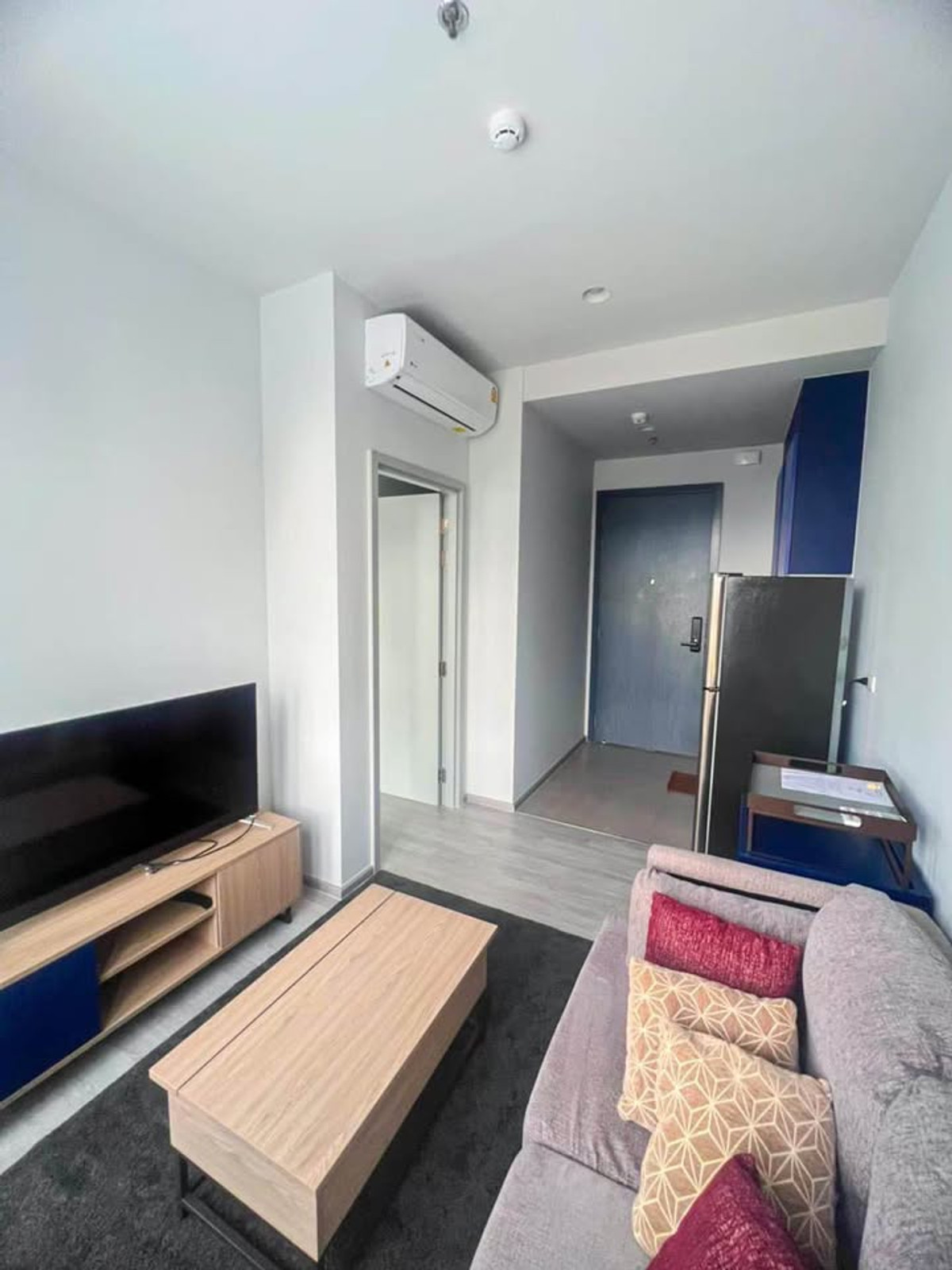 CondoSukhumvit, Asoke, Thonglor : Condo for sale/rent XT Ekkamai BTS Ekkamai 1.2 km. (with shuttle) (Rt-01)