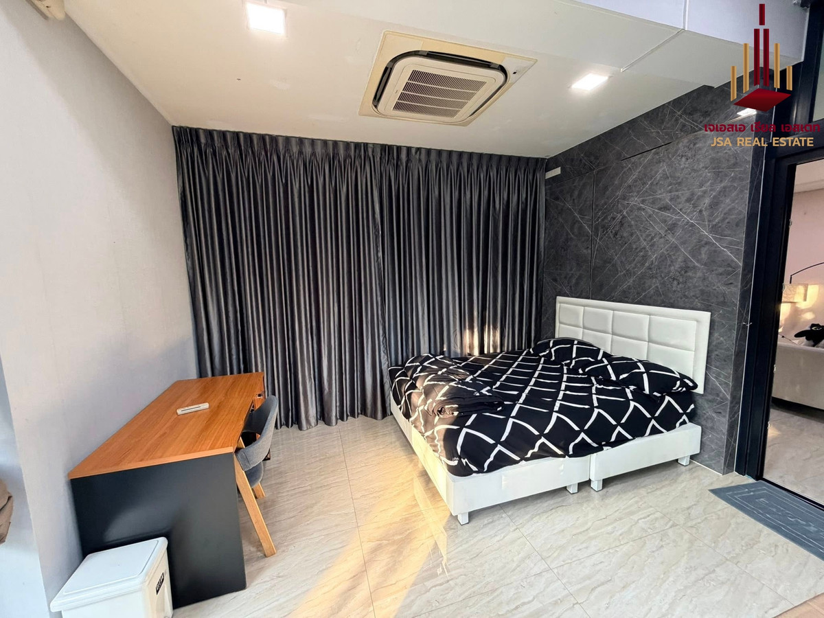 ขายบ้านพัฒนาการ ศรีนครินทร์ : ✨ For Sale:  Mantana Rama 9 - Srinakarin ✨  💰 Only 24,00,000 THB