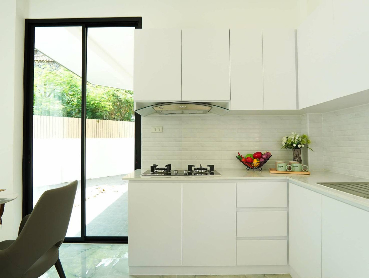 For SaleHousePattaya, Bangsaen, Chonburi : Village Pattaya Rungrueng / 3 Bedrooms (For Sale), Moo Baan Pattaya Rungrueng / 3 Bedrooms (FOR SALE) BEWN083