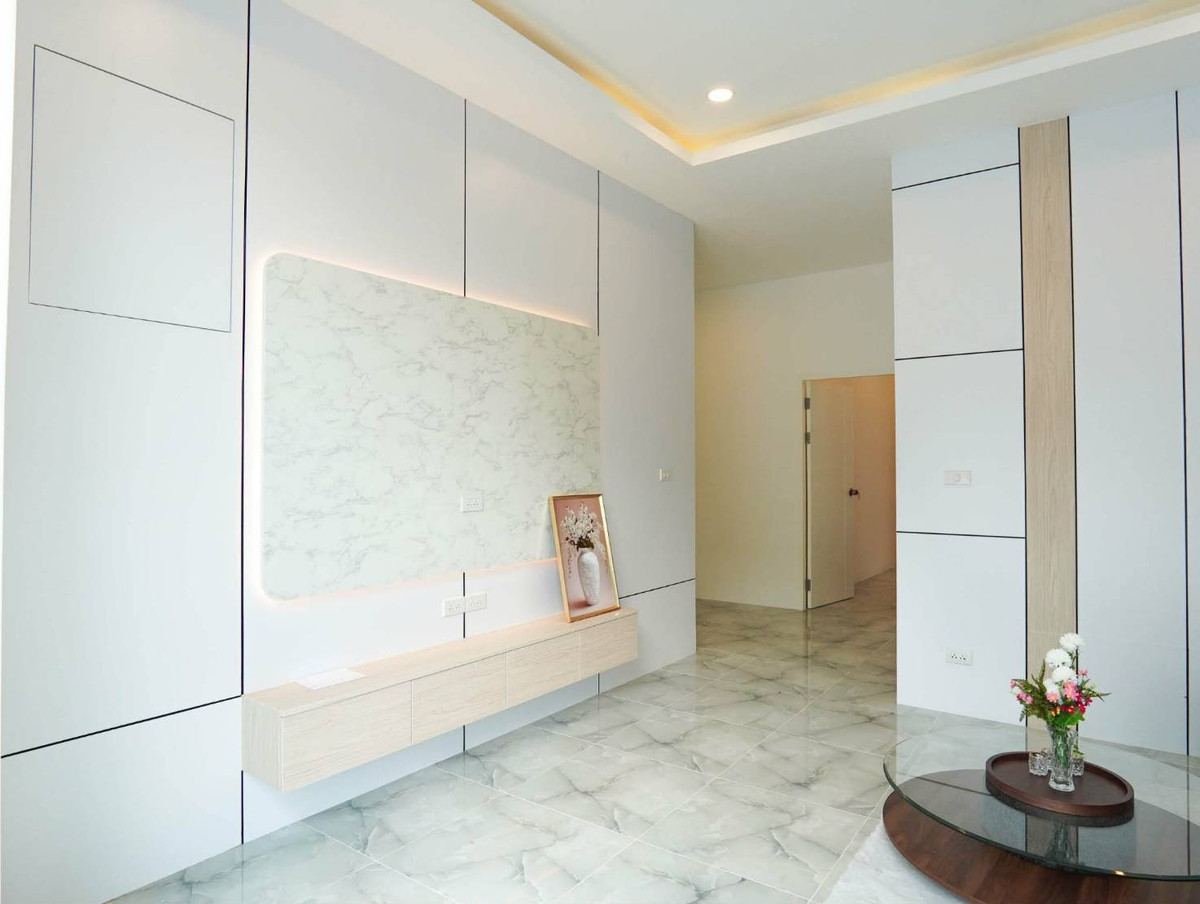 For SaleHousePattaya, Bangsaen, Chonburi : Village Pattaya Rungrueng / 3 Bedrooms (For Sale), Moo Baan Pattaya Rungrueng / 3 Bedrooms (FOR SALE) BEWN083