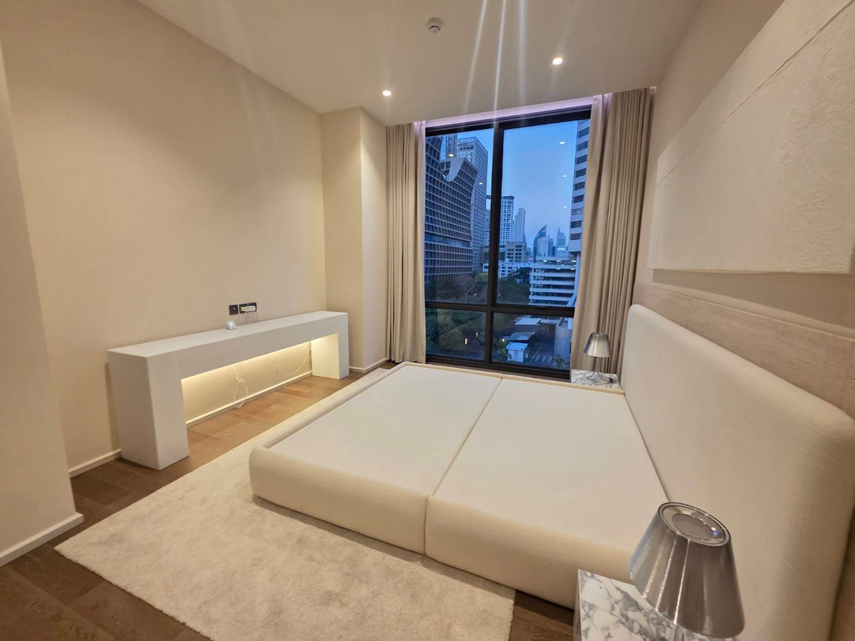 For SaleCondoWitthayu, Chidlom, Langsuan, Ploenchit : Muniq Langsuan: 1bed 1bath 57.5sqm. 23,000,000 transfer fee 50/50 Am: 0656199198