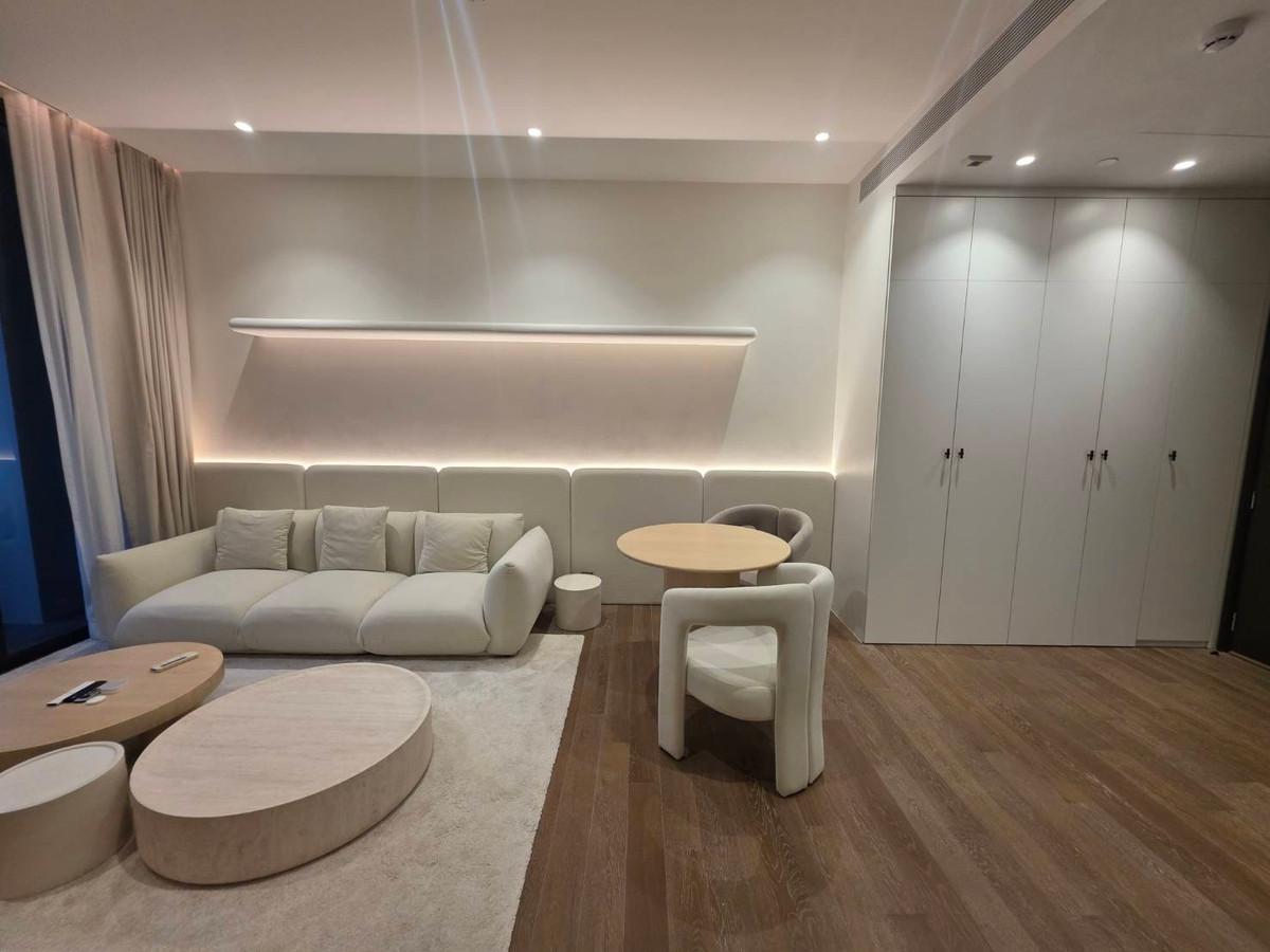 For SaleCondoWitthayu, Chidlom, Langsuan, Ploenchit : Muniq Langsuan: 1bed 1bath 57.5sqm. 23,000,000 transfer fee 50/50 Am: 0656199198