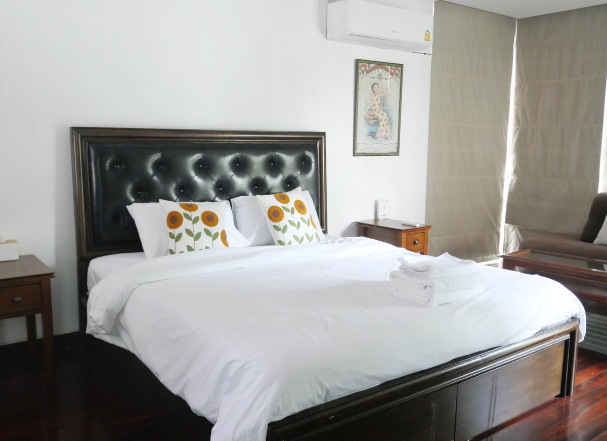 For RentHouseSukhumvit, Asoke, Thonglor : House wz private swiming pool in Thonglor Sukhumvit, only 800 meters to BTS Thonglor station