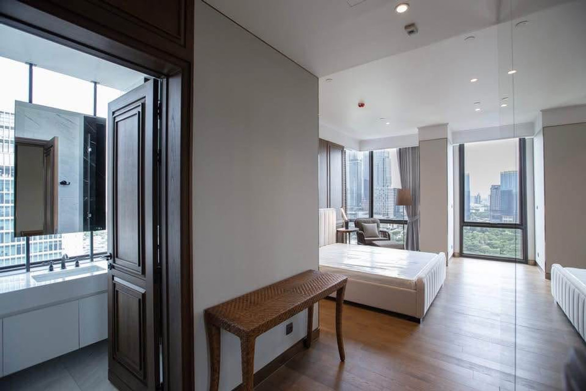 For SaleCondoWitthayu, Chidlom, Langsuan, Ploenchit : Muniq Langsuan Penthouse: 3bed 3.5bath 280sqm. 149,000,000 Am: 0656199198