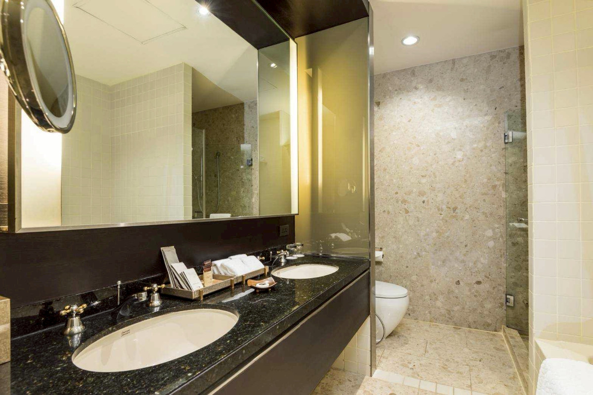 For RentCondoSukhumvit, Asoke, Thonglor : LTHC14555 – Condo for Rent | Emporium Suites by Chatrium | 200 sqm | 3 Beds 3 Baths | Near BTS Phrom Phong | 185K/Month | Condo for rent Emporium Suites