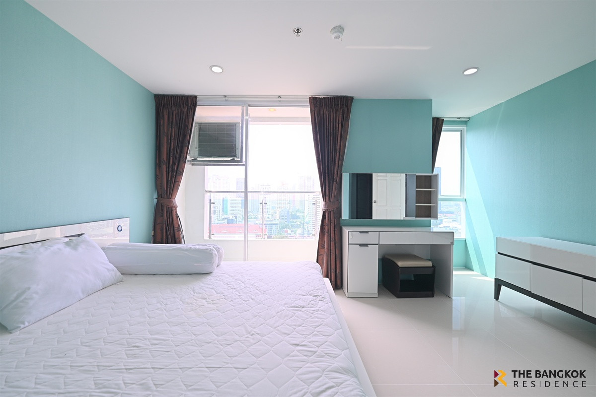 For RentCondoSukhumvit, Asoke, Thonglor :  Sukhumvit Living Town 🌅 Sunset Skyline Residence 🌆 Open View, Near MRT Phetchaburi 